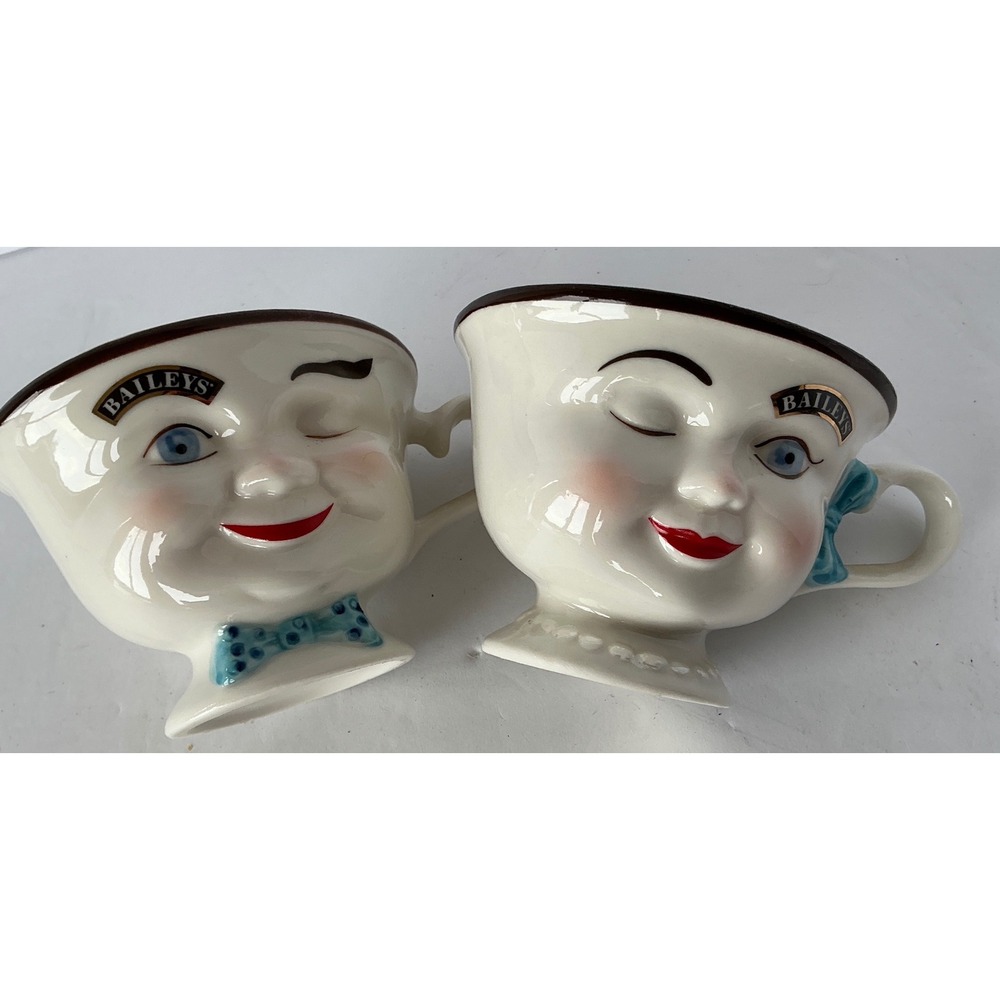 Baileys Vintage Winking Face Coffee Mugs Set of 2 Blue Bow Ceramic Kitsch OS‎